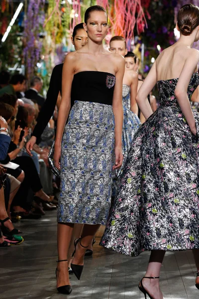 Look 55